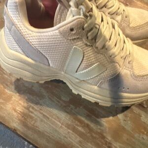 Veja Women's Cream Sneakers